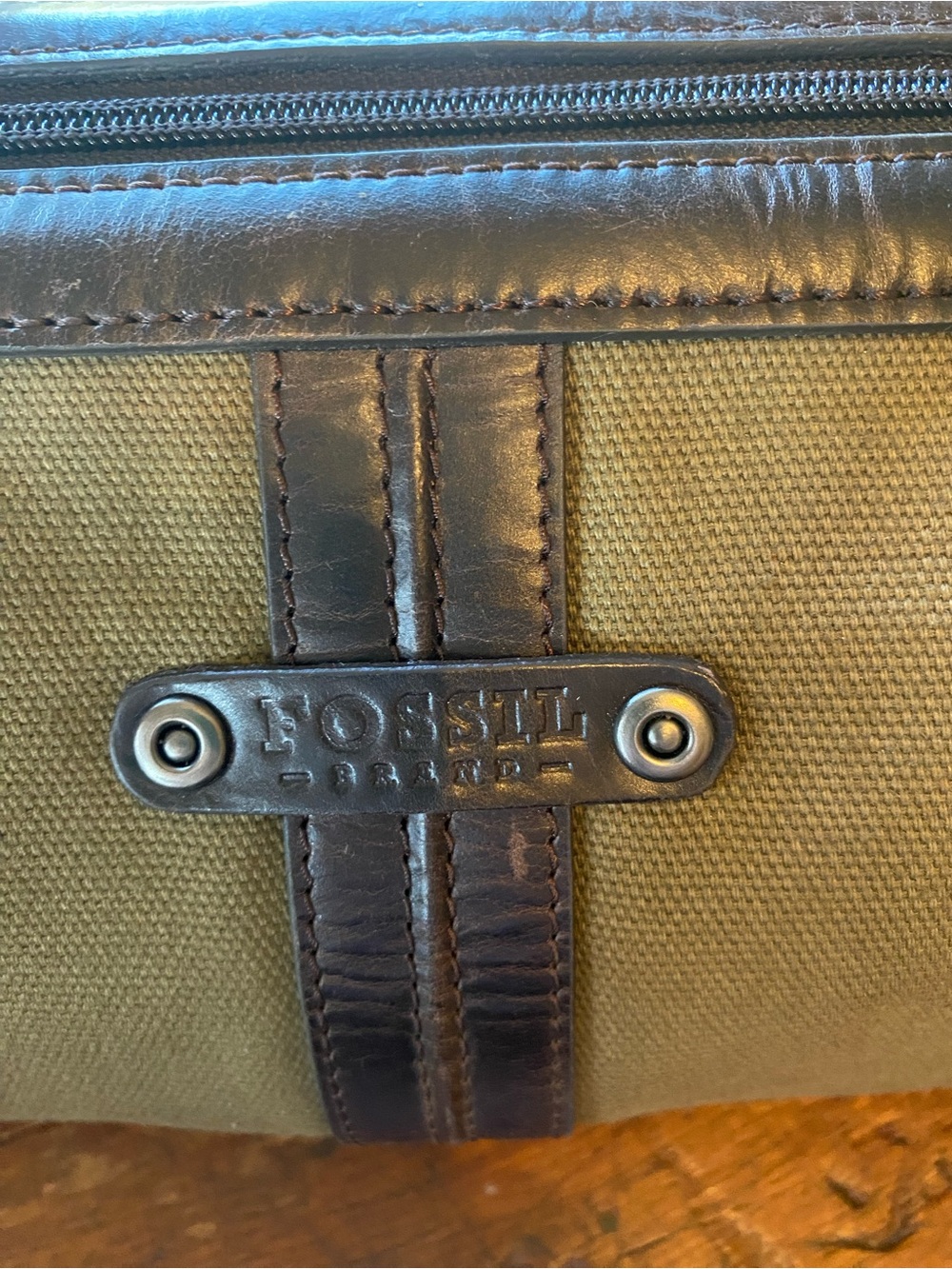 Fossil Olive Green Canvas Toiletry Kit with Brown Trim - Picture 5 of 8
